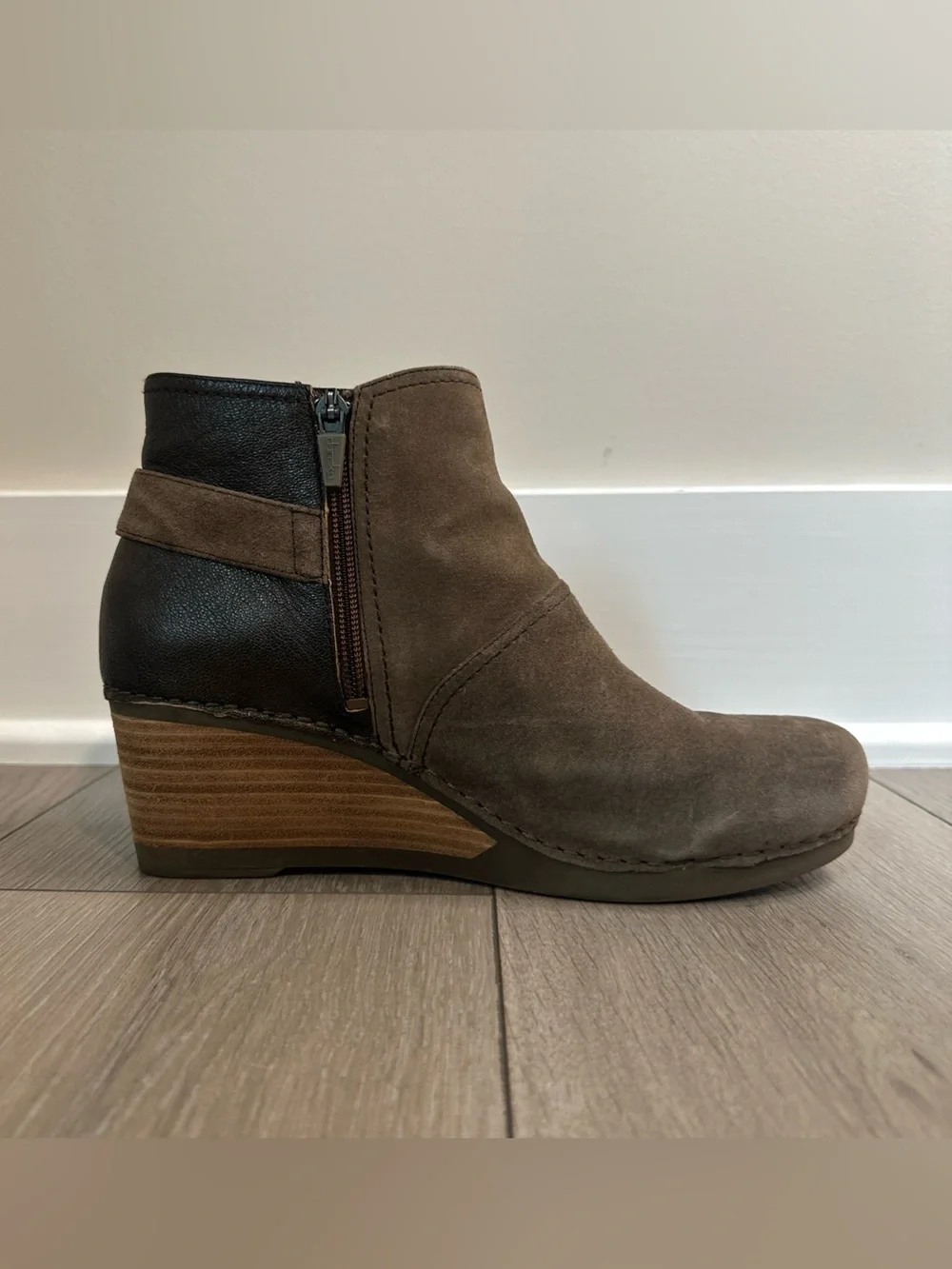 Dansko Shirley Wedge Suede Leather Ankle Booties EUR 41 USA Women 10.5-11 Brown